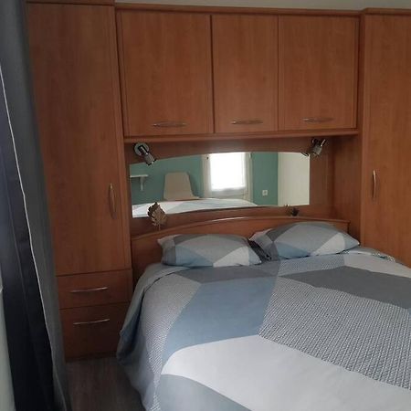 Maison Bateau Lion-sur-Mer Eksteriør billede